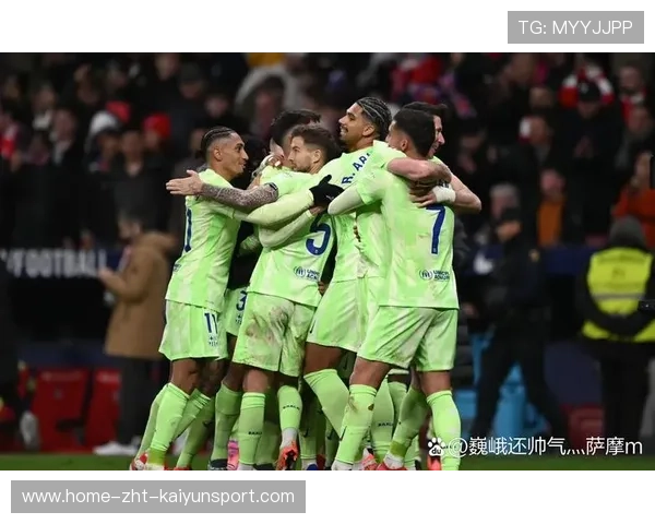 巴萨重建路径：引援与青训双轨并进