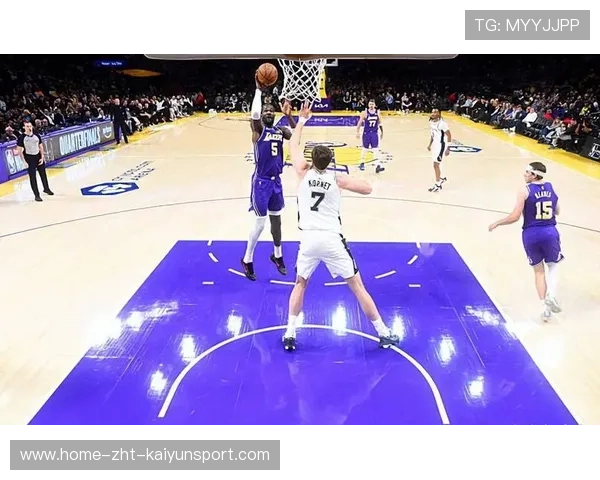 湖人季中战术调整助力连胜态势