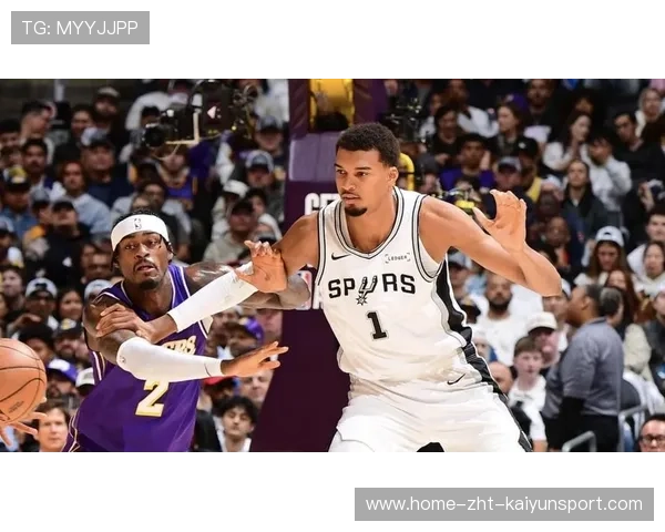 文班亚马22分8板隔扣高光掀翻火箭连胜势头，法国文班亚马