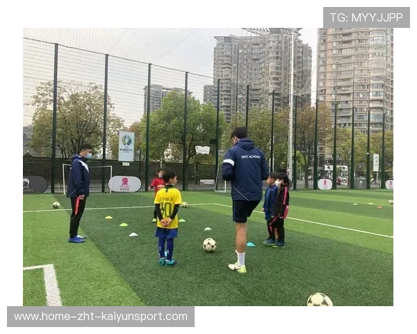 青训项目是否重视对家长的教育与沟通机制，青训政策